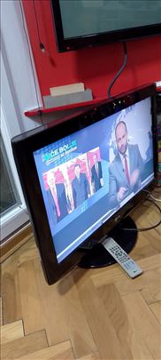 TV lcd LG 32 inča ili 82 dijagonala i daljinski 