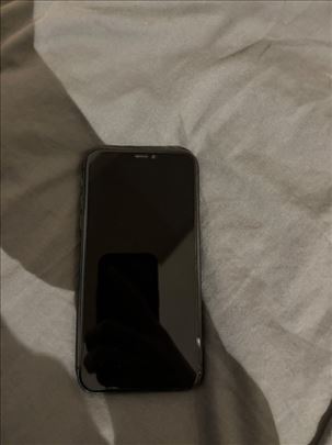 Iphone 11 odlicno stanje