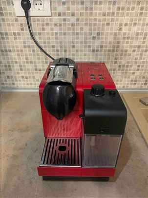 DeLonghi Nespresso aparat za kafu