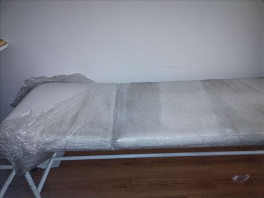 Krevet za salon ili ordinaciju