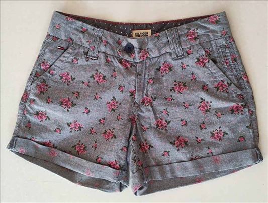 Hilfiger cvetne kratke pantalone vel. S