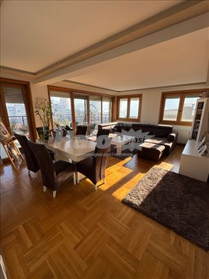 Jedinstven PENTHOUSE u Užicu 94m2+ 66m2 terasa