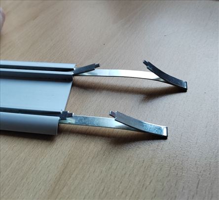 Metalni stoper za klizni mehanizam