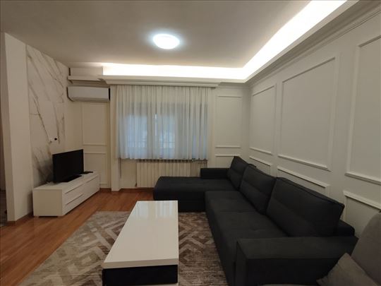 Renoviran 1.0 stan kod Hrama, Nebojšina, 31m2