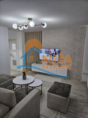 Izdaje se LUX stan u centru grada!