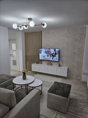 Izdaje se LUX stan u centru grada!