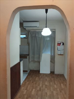 NOVI  BEOGRAD, Institut za majku i dete, 30m2