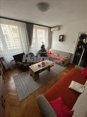 Stan BRANKOVA / Apartment in the Heart of Belgrade