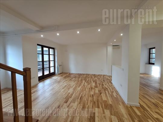 ID#46795, Izdavanje, Kuća, Dedinje, 360 m2 + 7,3 a