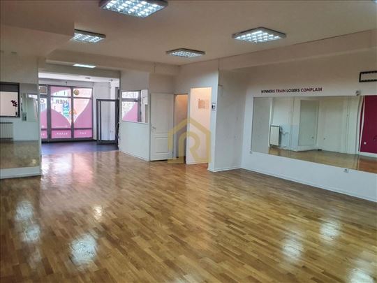 Izdavanje, lokal, Djuke Dinica, 130m2, Id1491