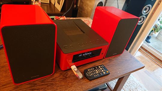 ONKYO CR-265 Ferrari crvena kao nov sa org daljins