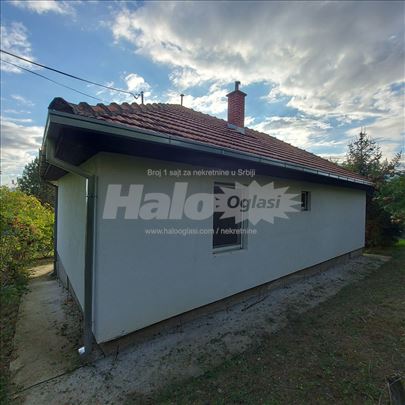 Uknjižena kuća i plac na prodaju - Grocka (mesto)