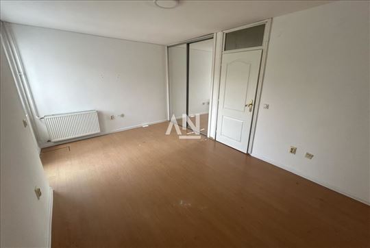 Voždovac, centar, Esad Pašina, duplex sa prelepim 