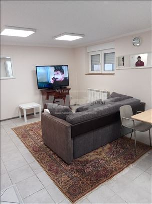 Garsonjera-izdavanje-Mirijevo 370€. 062-150-7381