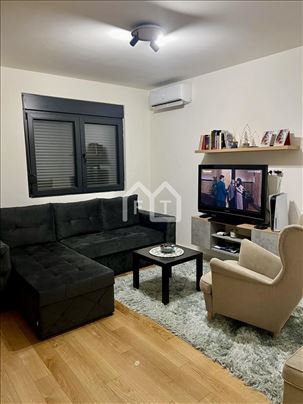 Isidore Sekulić, lux 2.5 stan sa parking mestom! I