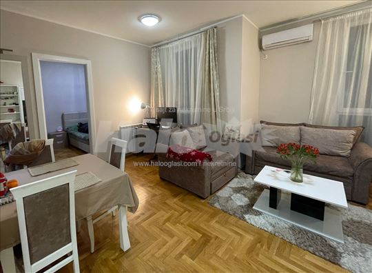 Jednoiposoban stan u centru grada