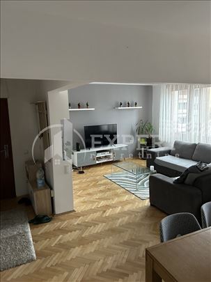 Izdaje se troiposoban stan u centru Niša, 81m2!