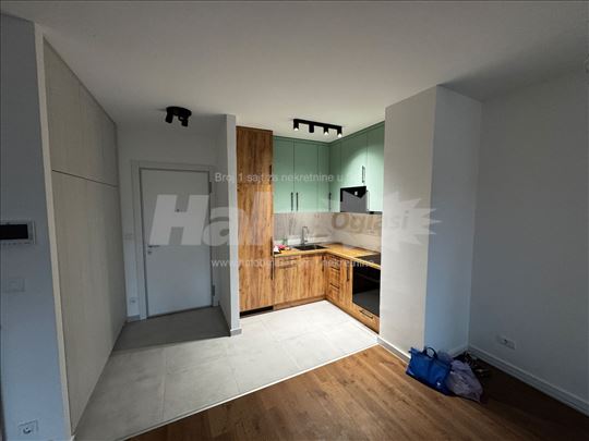 Nov stan neuseljavan Park Vila komplex