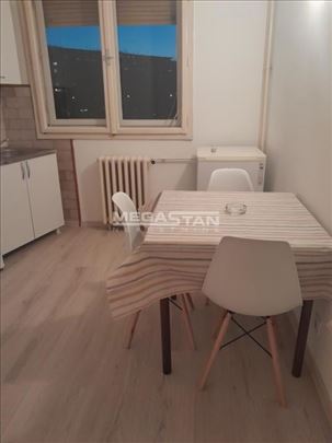 Blok 1, Fontana, renoviran, polunamešten, na odlič