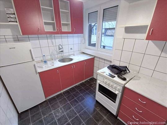 Blok 37,3.0,polunamešten stan,terasa