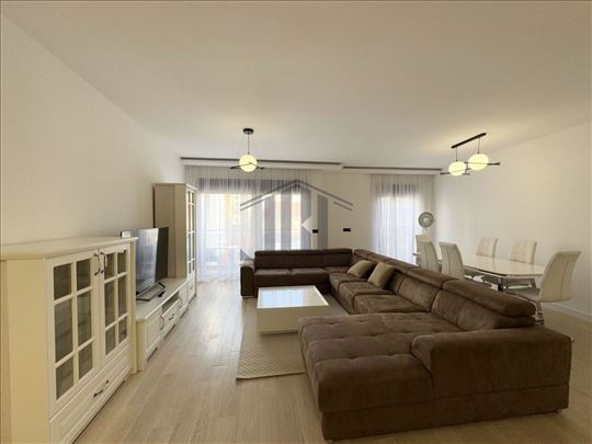 Ćetvorosoban, Vračar, 2 garažna mesta ID 2251