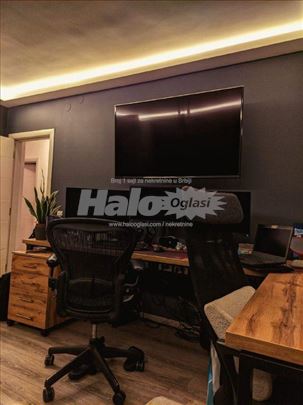 Jednoiposoban, potpuno opremljen, Pariske Komune