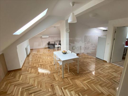 Lux stan u novoj zgradi sa parking mestom