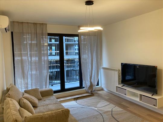 Sunnyville,LUX stan za Garažom