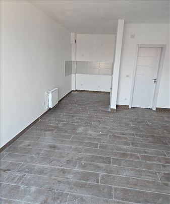 Trosoban Stan Novogradnja Useljiv u Obrenovcu