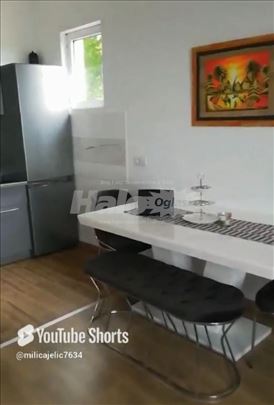 Visoko prizemlje Cukarica sa parkingom i video zap