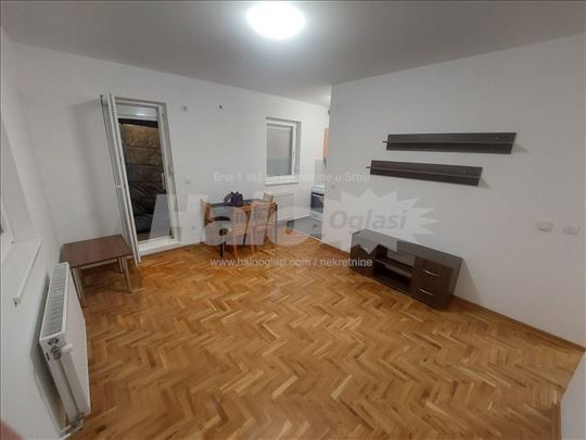 Vlasnik izdaje lep, nov, stan u naselju Vojvode Vl