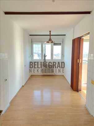 58m2, 2.5, strogi centar, "Radova zgrada"