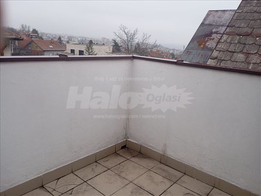 Dvoiposoban stan Golf naselje