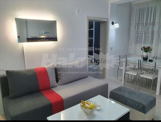 Izdaje se stan na Karaburmi