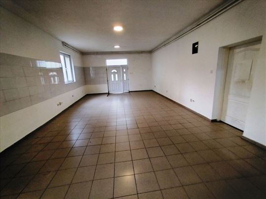 Jakova Galusa Jajinci poslovni prostor 160m2 600 e