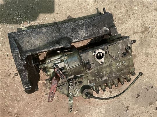 Bos pumpa skinuta sa mercedesa 200ks