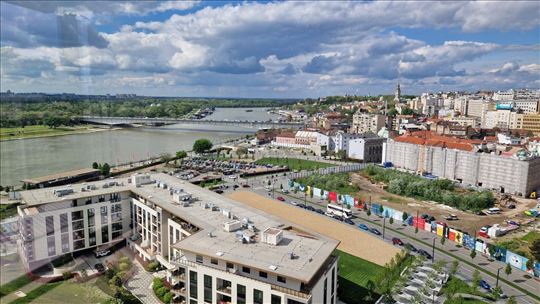 TOP BW dogovor - POGLED Sava i Kalemegdan useljiv