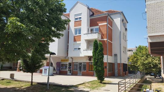 Novi Banovci, Kablar, trosoban 102 m2