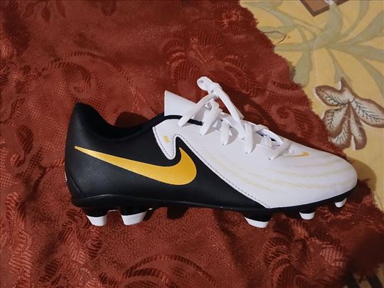 Kopačke Nike Phantom Club br.37.5 i 38