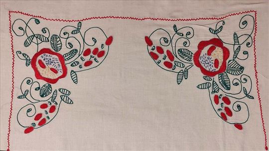 Etno vezena jastučnica ručni rad 90x69 cm