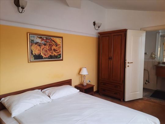 Rent lux rooms with bathrooms can be monthly