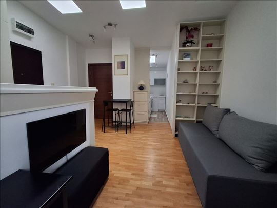 Studio apartman na Vračaru, kod Hrama