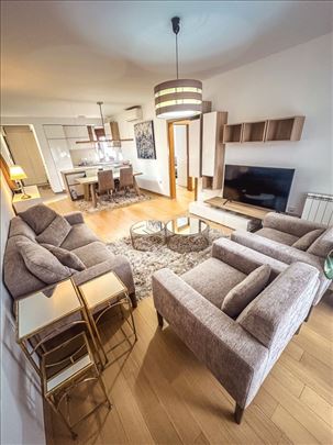 Porodicni stan na Vracaru, sa garazom