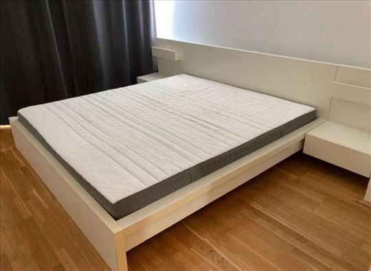 Krevet Ikea Malm 160x200 cm sa dve komode 