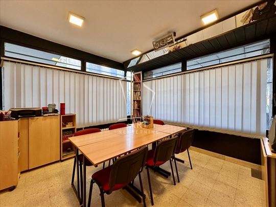 Blok 62, Izuzetan višenamenski lokal, 23.5m2 ID#98