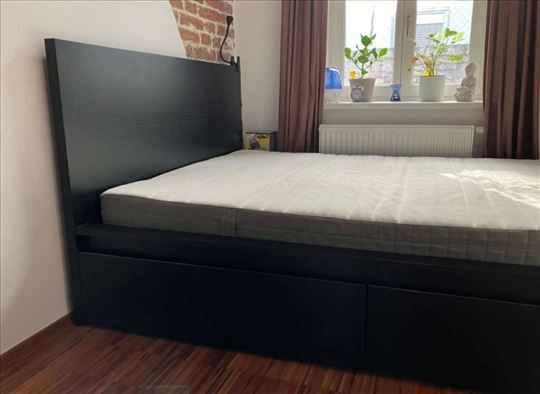 Krevet IKEA Malm 180x200 cm sa 2 fioke + 1 komoda