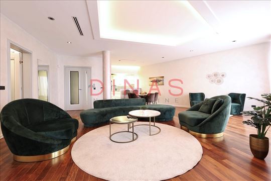 Trosoban stan, Vračar, 138m²