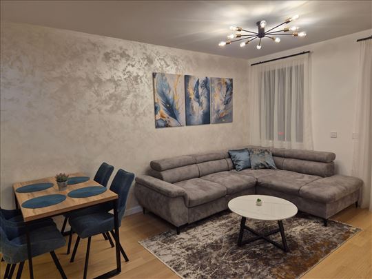 Extra lux stan kod Cvetkove pijace