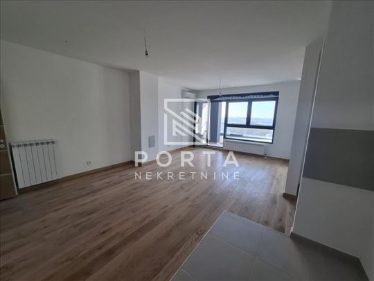 Fantastičan četvorosoban stan u Voždovim Kapijiama