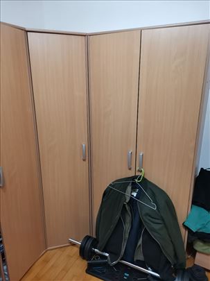 Prodajem 2 ormar forma idele u ekstra stanju